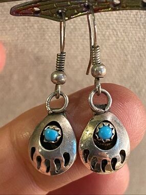 Vintage Bear Paw Dangle Earrings Silver Tone Turquoise Southwest Style